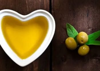 Sağlık İçin Doğru Yağ Seçimi: Yağların Rolü ve Farklı Türleri 12 Sağlık İçin Doğru Yağ Seçimi