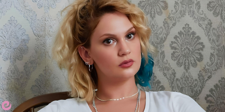 Yılmaz Güney ve Farah Zeynep Abdullah Arasında Neler Oldu? 4 Farah Zeynep Abdullah Kimdir