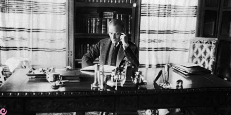 Atamıza Veda, Kalbimiz İlelebet Seninle Atacak! 5 ataturk kitap okurken